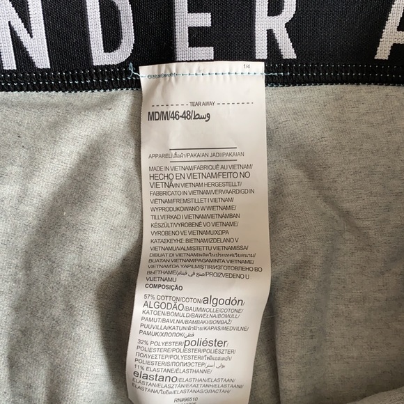 Under Armour crop NWT medium - Picture 2 of 6